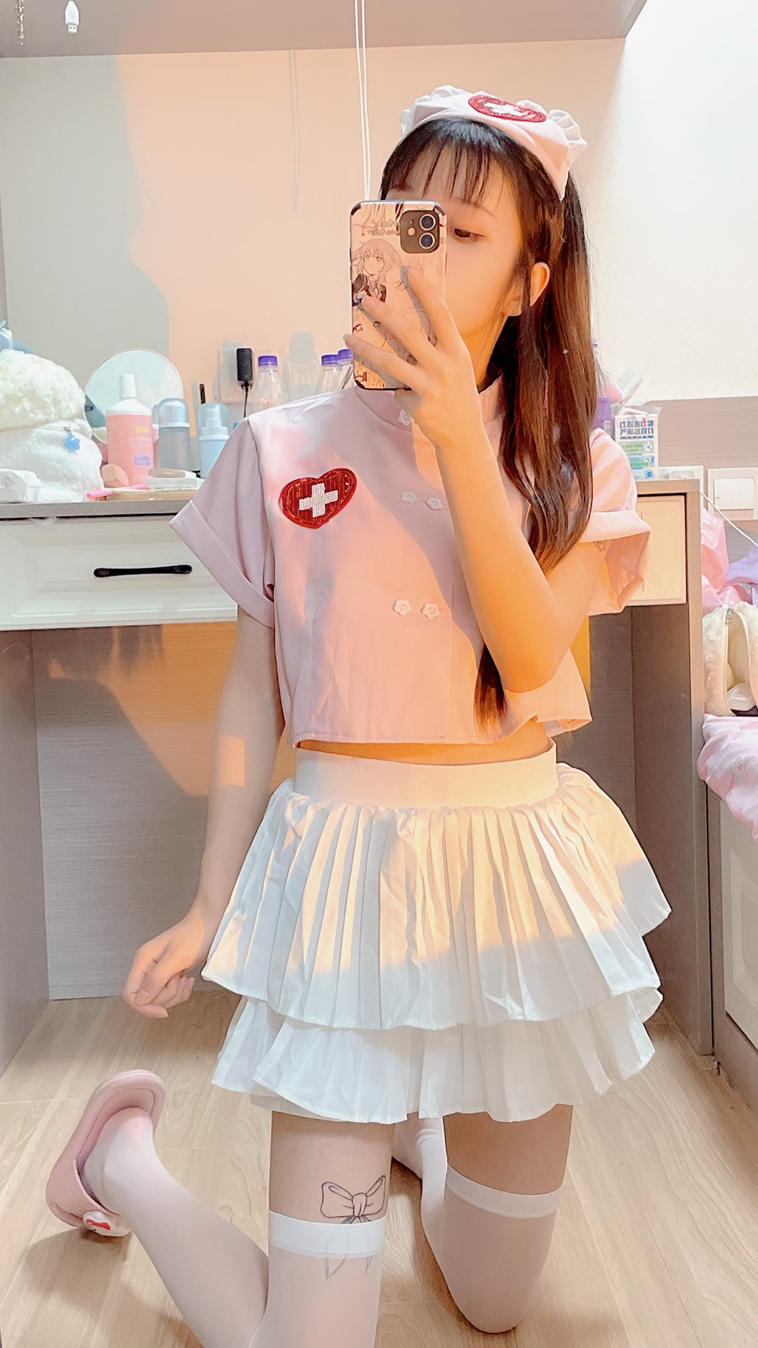 宿舍里的超短裙粉红过膝白丝小护士