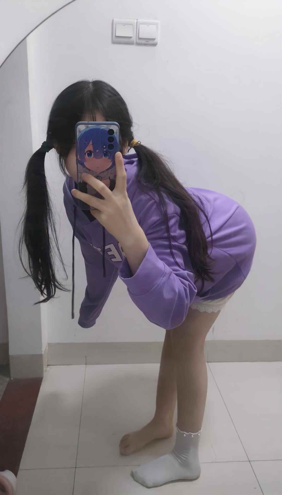 娇小易推倒的紫色双马尾小萝莉美图