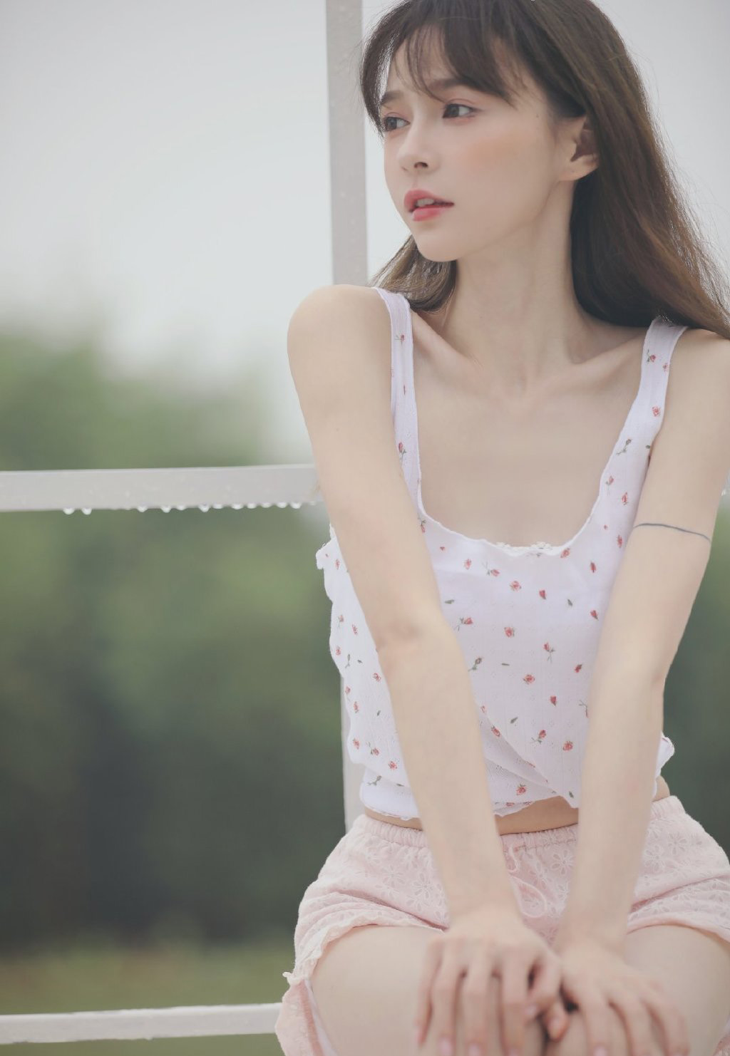 氧气美女白嫩性感丰满美女写真