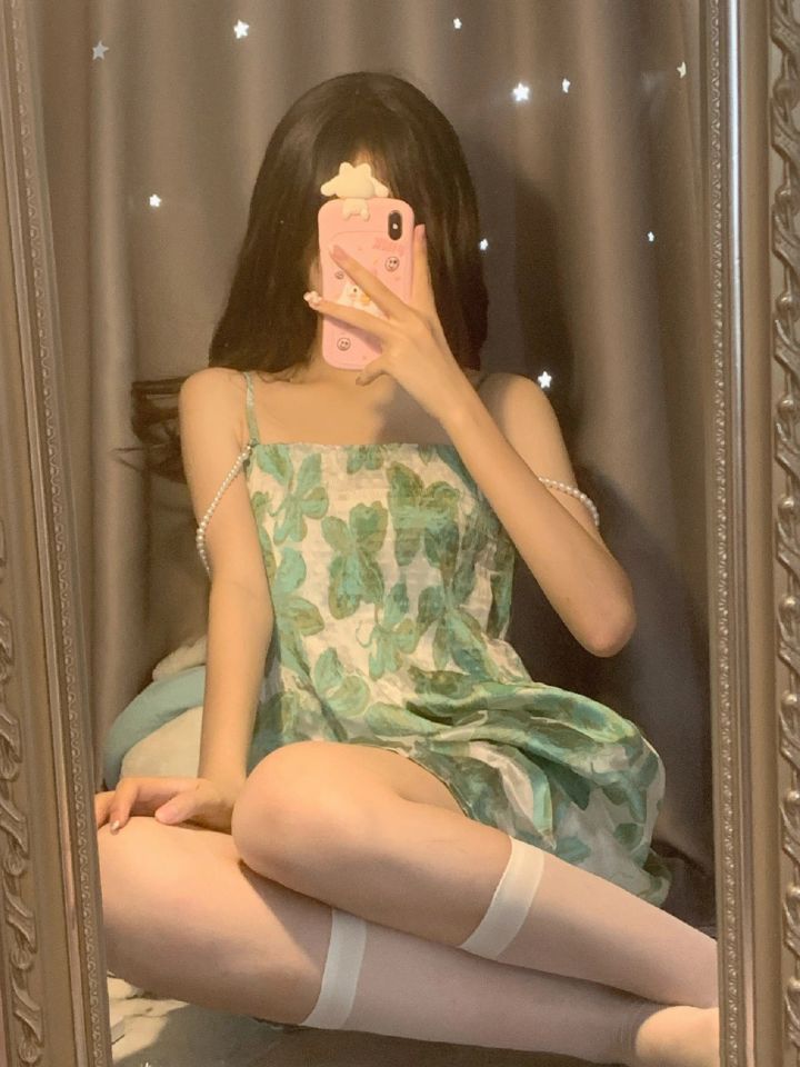 可爱仙气的及膝白丝白嫩萝莉美图